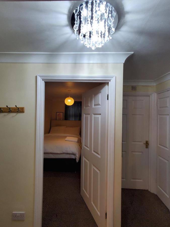 Lovely 2 Bed Flat/Apt In East London- Nice Estate. ダグナム エクステリア 写真