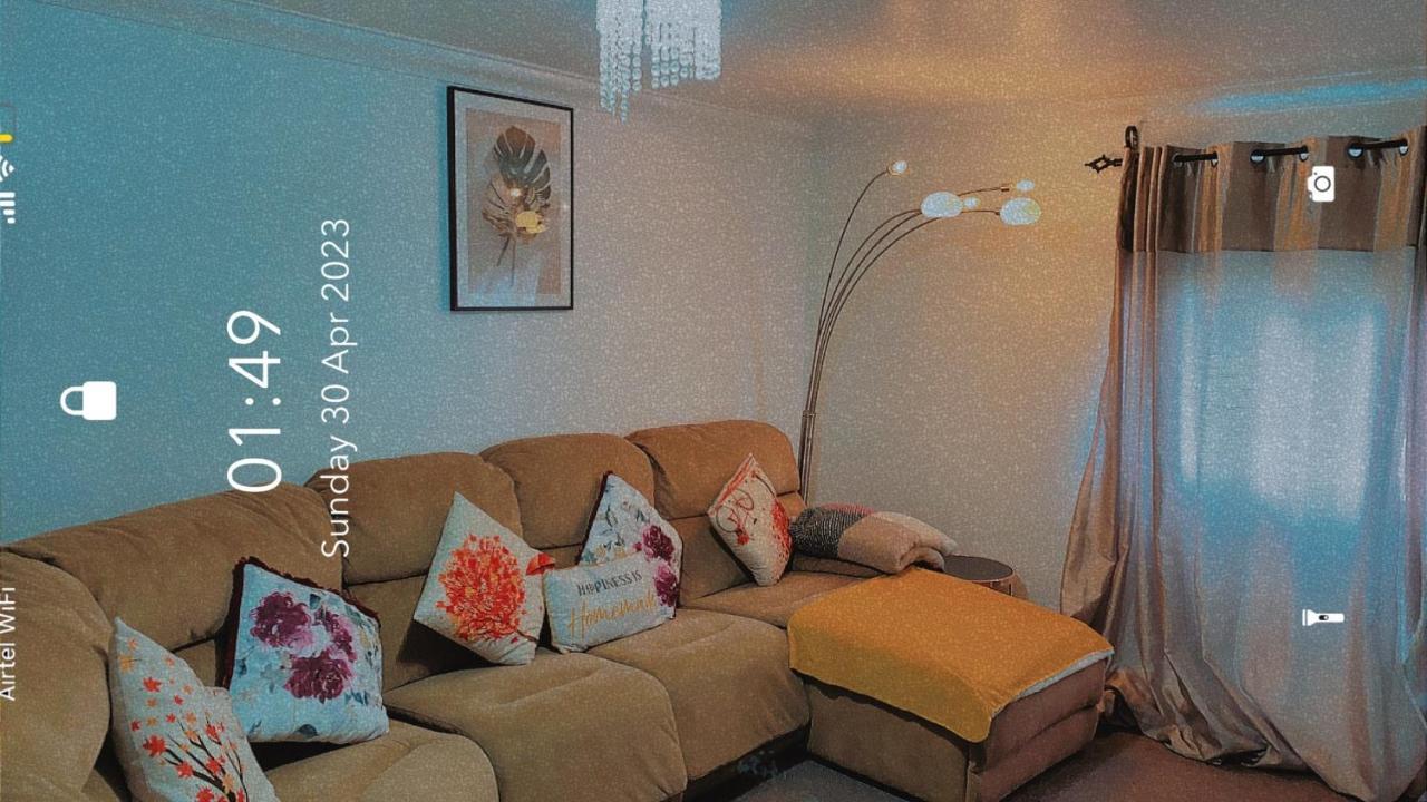 Lovely 2 Bed Flat/Apt In East London- Nice Estate. ダグナム エクステリア 写真