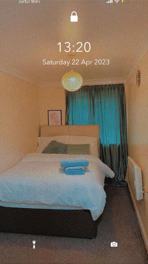 Lovely 2 Bed Flat/Apt In East London- Nice Estate. ダグナム エクステリア 写真