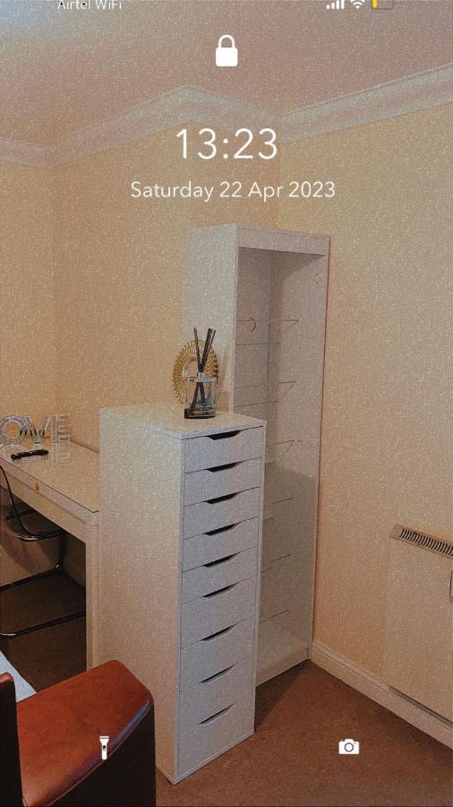 Lovely 2 Bed Flat/Apt In East London- Nice Estate. ダグナム エクステリア 写真