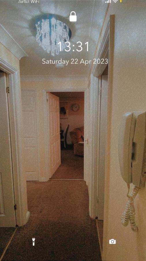Lovely 2 Bed Flat/Apt In East London- Nice Estate. ダグナム エクステリア 写真