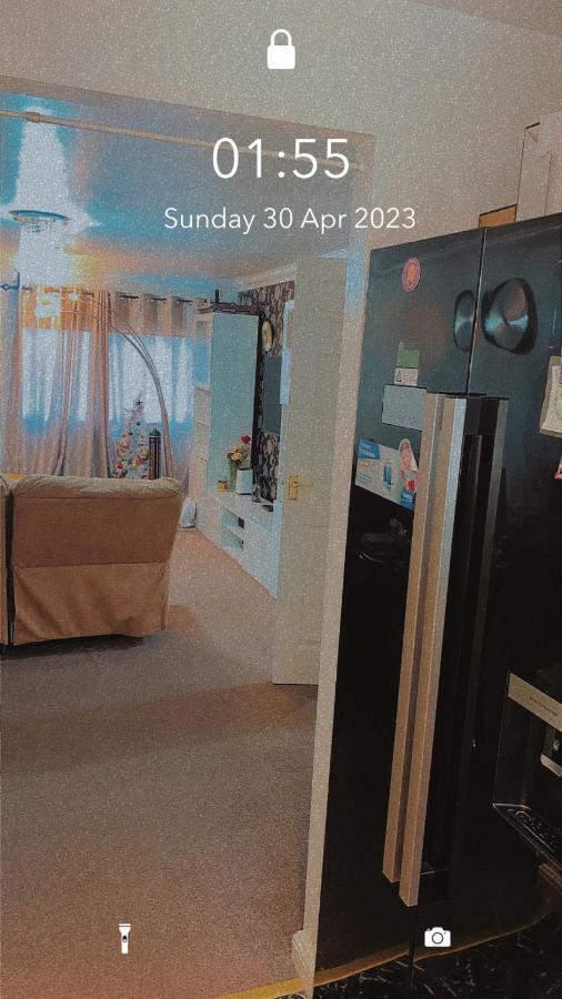 Lovely 2 Bed Flat/Apt In East London- Nice Estate. ダグナム エクステリア 写真